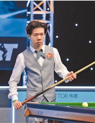 8分5篮板 8分5篮板